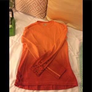 Nice activewear top!